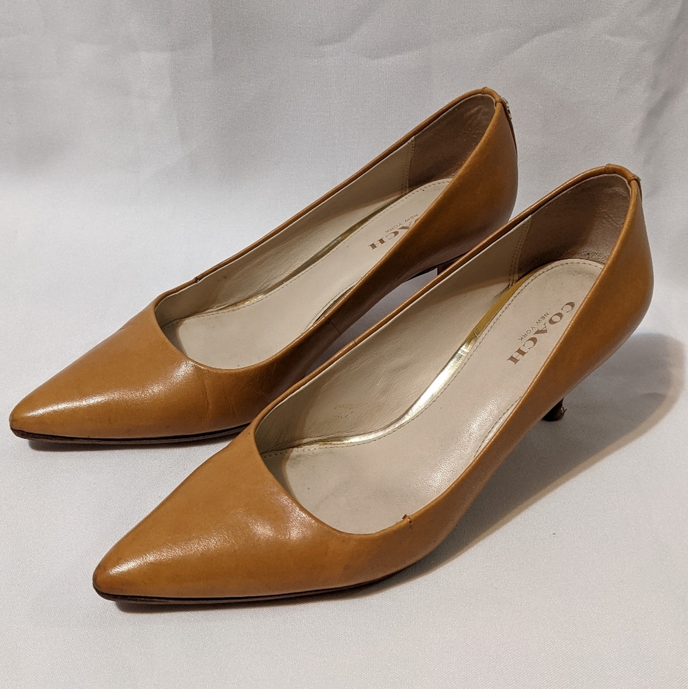 Coach tan leather kitten heels